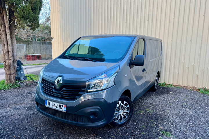 RENAULT TRAFIC CABINE APPROFONDIE