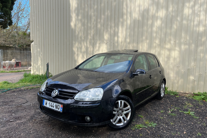 VOLKSWAGEN GOLF