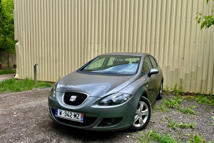 SEAT LEON